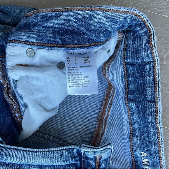 American Eagle Women’s size 6 Jeans, in good condition, fit well - Picture 2 of 2
